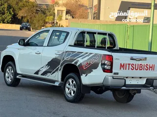  13 Mitsubishi l200 4X4 2020