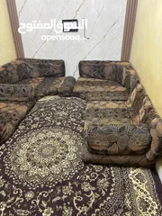  8 فرشات و بوفيه للبيع بسعر مغري جداً  بالزرقاء