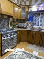  2 كنب ومطبخ للبيع مع برادي