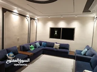  4 طقم كنب كورنر فاخر جدا تفصيل خشب ممتاز