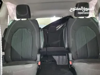  12 كرايسلر فويجر 2023 CHRYSLER VOYAGER LX