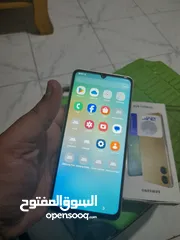 6 جهاز سامسونج A06 لون ذهبي 64 جيجا 4 رام
