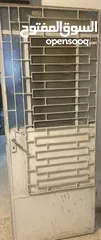  1 باب حديد خارجي