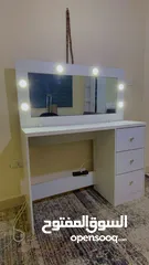  1 تواليت مستعمل جديد نظيف جدا مع اضاءة