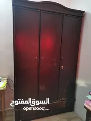  1 خزانة مستعملة للبيع