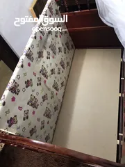  6 تخت اطفال حجم جامبو +هزاز +نموسية شبه وكاله ولاخدش