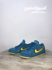  2 Authentic Nike shoes for sale reply to know the price and the sizes