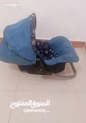  2 كرسي اطفال وجهاز رياضه