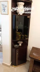  2 خزائن وطاولة سفرة