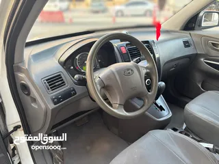  8 Hyundai Tucson 2.0