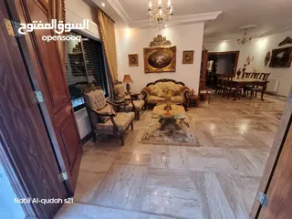  10 شقة ارضية شبه فيلا للبيع في الشميساني 500م. مع الحديقة من 4غرف نوم ومدخل وكراج خاص