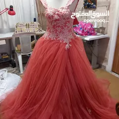  2 فستان او بدلة خطوبة باربي للبيع