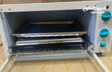  1 Small electric oven
