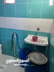  13 منزل عائلة مستقل طابق ثاني مدخل مشترك للبيع بسبب الرحيل مع عفش واثاث ومطبخ كامل