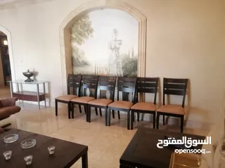  11 الشميساني شقه طابق ثاني طابق يه مساحه 360 متر 4 غرف نوم تنتين ماستر صالات معيشه