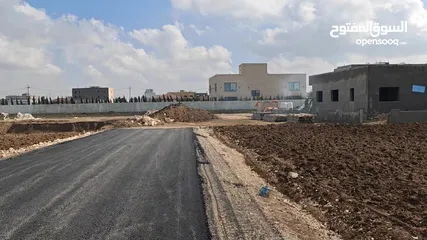  18 فرصة سكنية استثمارية قطع أراضي في منطقة الروضة ناعور قبل بلدية حسبان سكن ج مساحات متنوعة وموقع مميز