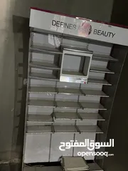  1 خزانة رفوف