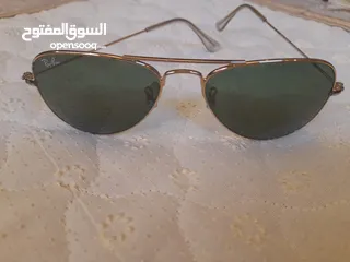  2 Ray Ban Sunglasses