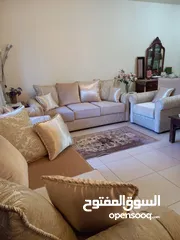  15 طقم و كنب اسفنج و قماش فخم جدا و جديد و بسعر التنجيد طقم 7 مقاعد شبه جديد مستورد و ليس تجاري