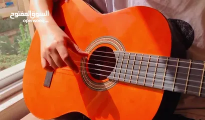  10 جيتار نوع Moreno لونة اورنج لامع و مميز