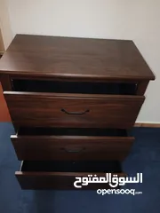  3 سرير إيكيا قياس 200/160 مرتبه ايكيا طبقة لبادة ايكيا وحده ادراج ارتفاع 80سم عرض 81 سم طاولة شاشة ايك
