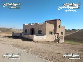  1 ثلاث بيوت للبيع واجهه حجر مساحه كل بيت 110م