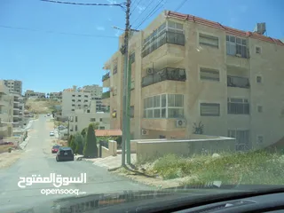 27 شقة خلف مديرية الامن العام وجامعة البتراء 200م مربع للبيع (3 دقائق عن شارع المطار)