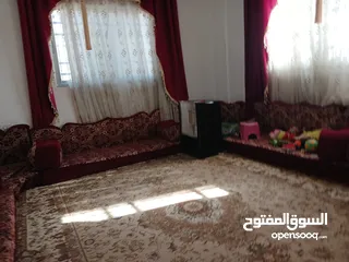  8 جلسة عربية ضغط عالي للبيع فرشات ضغط عالي استعمال خفيف جدا 4 فرشات ضغط وبردايتين وسجادة للبيع 300