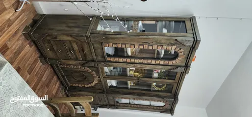  1 غرفة سفرة ماليزية ثقيلة جدا