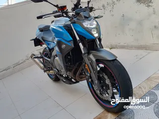 1 دراجه سي اف موتو  NK650cc بحالة الجديدة استعمال خفيف جدا موديل 2021