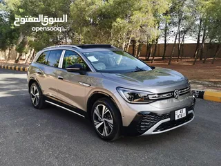  2 Volkswagen ID.6 Crozz PRO PIANO BLACK 2024 GOLD البيع كاش أو أقساط