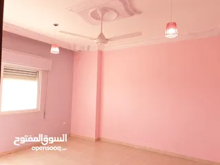  24 فيلا لم تسكن تشطيب فخم واجهة 35 متر حجر عالشارع في منطقة الجريبا - ياجوز