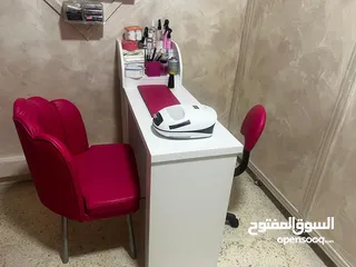  2 طاولة منكير وبدكير للبيع