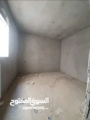  11 شقق جديدة نص تشطيب طرابلس في منطقة السراج