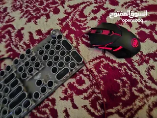  4 كيبور REDRAGON ماوس AULA