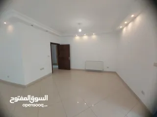 28 شقة ارضية للبيع اربع غرف نوم في جبل عمان قرب قصر زهران