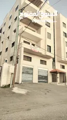  2 شقة سوبر ديلوكس جديدة البناء  بيتونيا مساحة 200م2  بجانب مسجد سيف الدين موقع سكني هادئ ومتميز