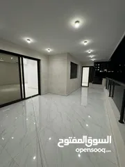  6 شقة فاخره طابق اول  مساحه 200 م / رجم عميش - حي الصحابه