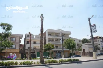  4 مبني للبيع مرخص وجها شارع ابو الهول السياحي الرئيسي والممشي وخطوات لللاهرامات والصوت والضواء