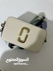 7 شنتة مارك جاكوب ماستر كوبي مختمة كامل لون بيج مع أزرق فاتح وأسود Marc jacobs bags high master copy