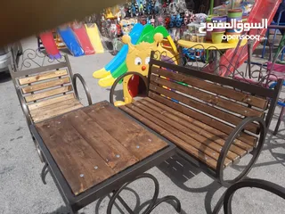  13 جلسات خارجية و مقاعد