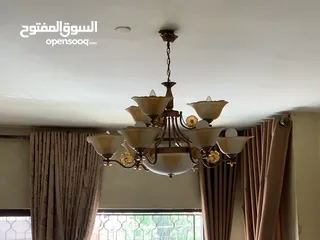  5 ثريات بحاله جيده للبيع عدد 4 بسعر 60