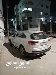  7 جيب كيا سورينتو 2016 باللون السكني