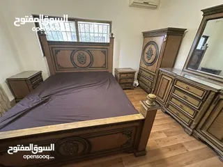  7 سرير مجوز وكومدنتين وتسريحه خشب لتيه وزان بحاله ممتازه بدون خزانه