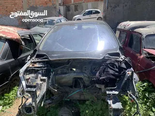  3 السياره للبيع قطع