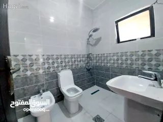  22 فيلا للايجار في ام اذينة  ( Property 33438 ) سنوي فقط