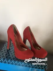  2 احذية ستاتي شبه جديده