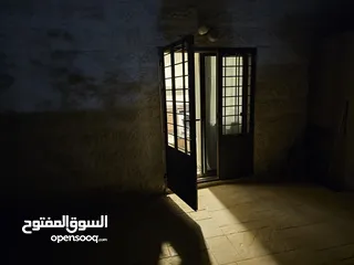  11 استوديوهات فندقيه مفروشه للاجار اليومي و الاسبوعي في قلب عمان منطقه هادئه و مخدومه قريبا من كل شيء