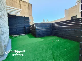  11 شقة مع حديييقة للايجار في عين مصباح