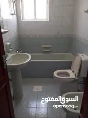  4 شقه طابقية للاجار